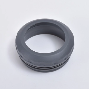 Detail view of the gray silicone sealing ring with grooves for the 14oz speaker tumbler
