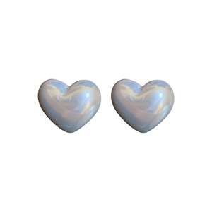 Elegant heart-shaped faux pearl earrings with iridescent aurora finish and silver needles