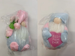 Close-up of Mother's Day gnomes with Best Mom Ever heart and tulip details