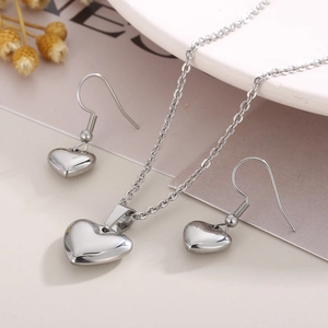 Parure collier et boucles d'oreilles cœur en acier inoxydable poli couleur argent