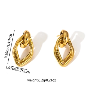 Boucles d'oreilles créoles torsadées dorées à l'or 18 carats avec dimensions