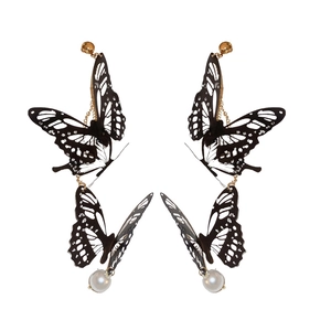 Boucles d'oreilles papillon en acrylique noir avec chaîne dorée et perles