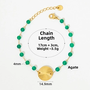 Detailed view of green agate beads bracelet with 17cm gold stainless steel chain