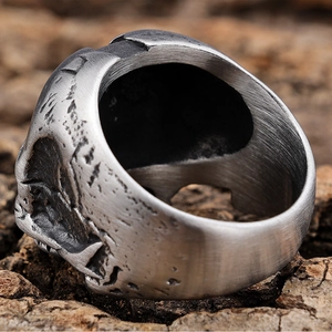 Vintage silver pilot skull ring for men with antique finish and engraved textures
