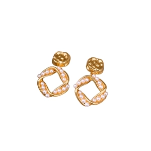 18K gold plated square earrings with pearls and hammered metal in French retro style