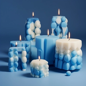 Ensemble créatif de bougies géométriques bulles aux textures sphériques bleu et blanc
