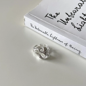 Minimalist S925 sterling silver liquid streamline ring with zircon bubble accents