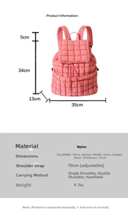 Tabella tecnica con dimensioni e peso dello zaino in nylon trapuntato stile nuvola