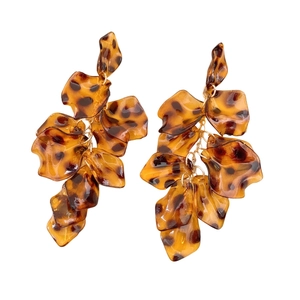 Retro acrylic leopard print petal tassel earrings with gold metal links on white background