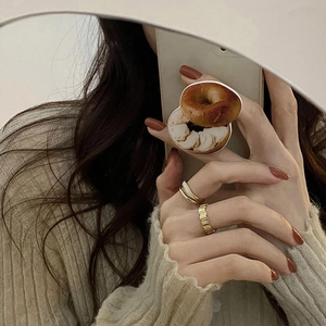 Minimalist double-layer gold ring with white shell octagon design for stylish women