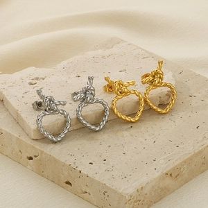 Boucles d'oreilles cœurs tressés en acier inoxydable finitions dorée et argentée