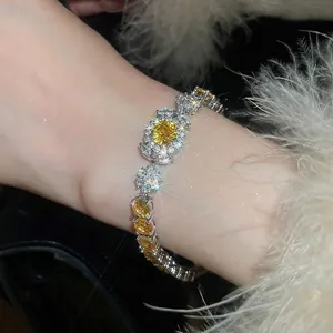 Exquisite zircon flower geometric bracelet in silver with yellow gemstone accents