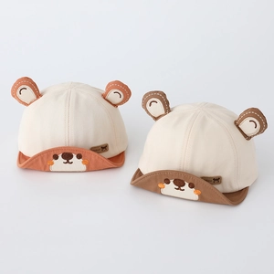 Cappellini neonato in cotone con orecchie di orso 3D e dettagli ricamati sulla tesa morbida