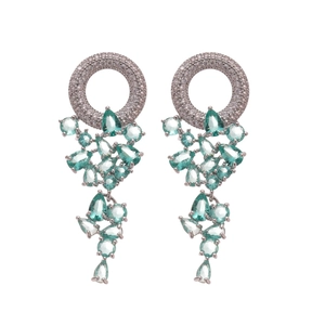 Boucles d'oreilles style cour française avec zircon vert et pampilles élégantes