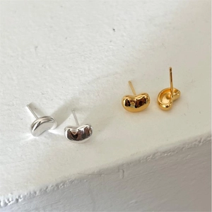 Minimalist 925 sterling silver bean stud earrings in polished gold and silver finishes