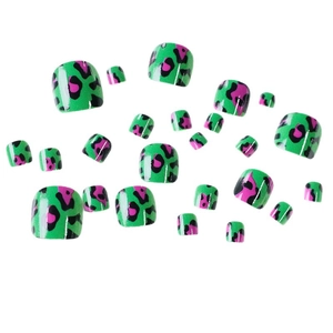 Set of 24 classic green leopard print square press-on toenails for summer pedicure