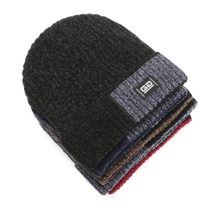 Thick winter knit beanies for men in five colors featuring warm chenille and soft lining
