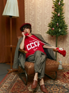 T-shirt oversize rouge imprimé CCCP au style rétro vintage avec col rond classique