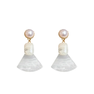 Elegant geometric drop earrings with pearls and marble textured dangles for women