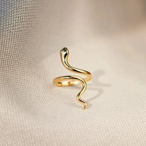 Minimalist S925 sterling silver snake-shaped adjustable ring in polished golden finish