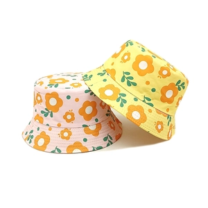 Chapeaux bob pour enfants à imprimé marguerites en rose et jaune pour le soleil