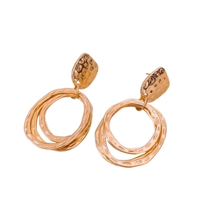 Minimalist multi-layered circular drop earrings with rose gold hammered finish for women