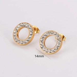 Boucles d'oreilles 14mm en acier doré avec cristaux pavés et centre creux moderne