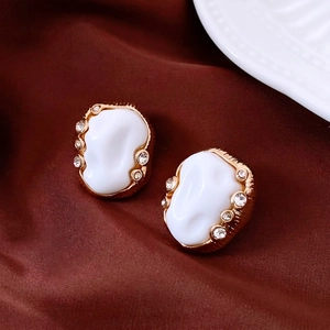 Vintage Oval Alloy Stud Earrings With White Acrylic Rhinestone And Silver Earring Post French Elegant For Women