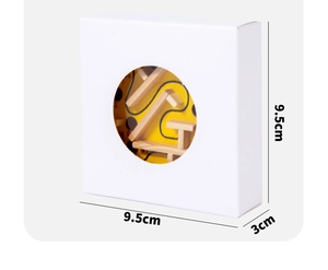 Detail of wooden maze puzzle packaging showing 9.5x3cm dimensions and clear window