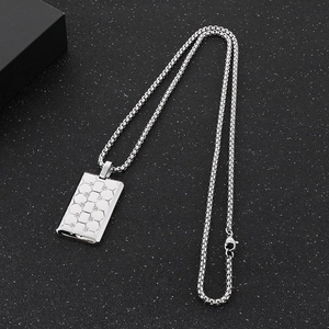 Collier homme en acier argenté avec pendentif plaque militaire serti de zircons