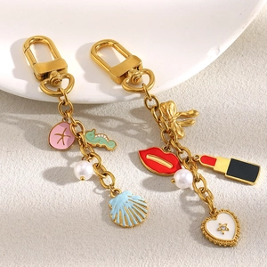 Porte-clés De Mode Pendentif Sac Acier Inoxydable Plaqué Or 18K Émail Hippocampe Coeur Rouge À Lèvres Pour Femmes