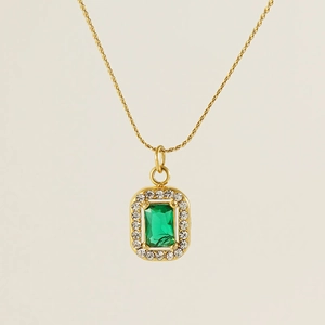 Collier chic en acier doré 18K avec pendentif rectangulaire en zircon vert émeraude