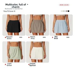Dettaglio gonne da tennis a vita alta in cinque colori con pantaloncini interni