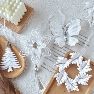 White Acrylic Christmas Hanging Ornaments Sparkling Glitter Rhinestone Snowflake Butterfly Elk Shape Tree Pendants Decor