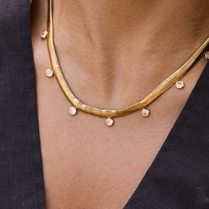 Klassische 18K vergoldete Edelstahl Schlangenkette mit weißen Zirkonia-Anhängern