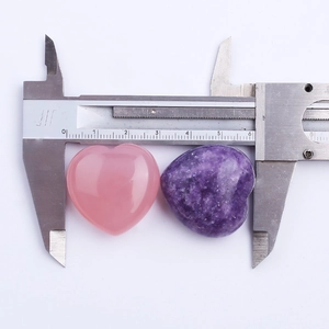 Naturkristall Herzförmiger Edelstein Ornament Heilstein rosa Quarz Dekoration 3cm.