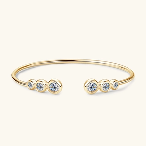 Minimalist gold-plated 925 silver open bracelet with six symmetrical zircon stones