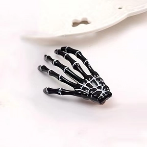 Harajuku gothic black and white skeleton hand hair clip for Halloween styling