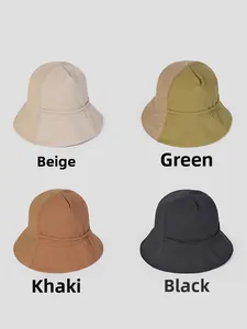 Dettaglio cappelli da sole traspiranti in lino nei colori beige, verde, kaki e nero