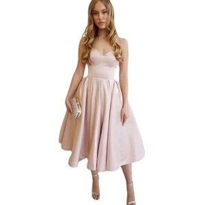 Robe de soirée élégante en satin rose clair sans bretelles avec décolleté en cœur et coupe en A