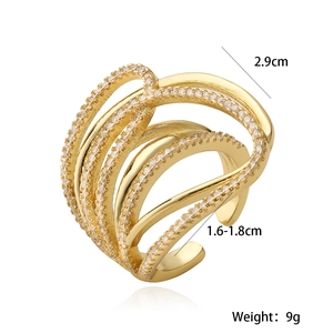 Detail of 18K gold-plated irregular ring showing multi-layer wrap and size parameters