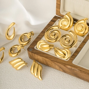 Chunky Gold Conch Spiral Earrings 304 Stainless Steel Geometric Teardrop Studs For Women Bold Statement Jewelry