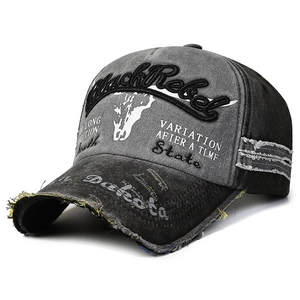 Berretto da baseball vintage in cotone lavato con bordi consumati e ricamo Black Rebel