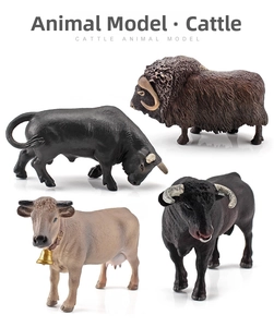 Ensemble détaillé de figurines réalistes de bétail avec bœuf musqué et vache laitière
