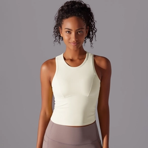 Débardeur de yoga pour femme en blanc crème avec dos nageur et tissu respirant extensible