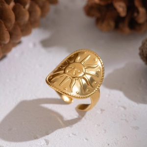 Vintage sun face open ring in 18K gold plated stainless steel with bohemian relief