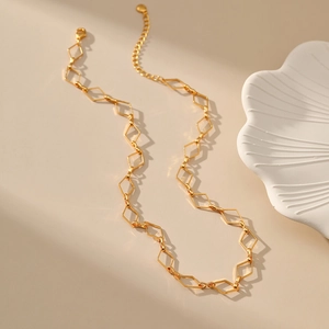 Minimalist 18K gold-plated choker necklace with hollow diamond-shaped links and lobster clasp