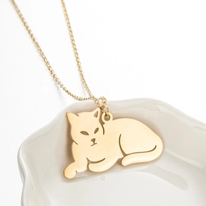 Collier Pendentif Chat Allongé Minimaliste Acier Inoxydable Poli Bijoux Animaux Pour Femmes Quotidien Simple Elégant