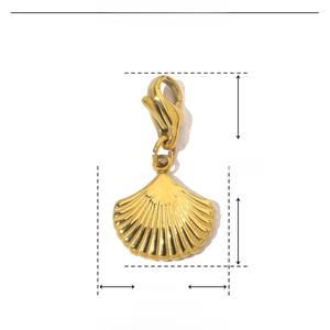 Detailed size parameter diagram of golden butterfly shell pendant in stainless steel