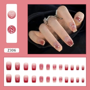 Lichtempfindliche farbwechselnde Kunstnägel mit Herz- und Blumen-Farbverlauf-Designs